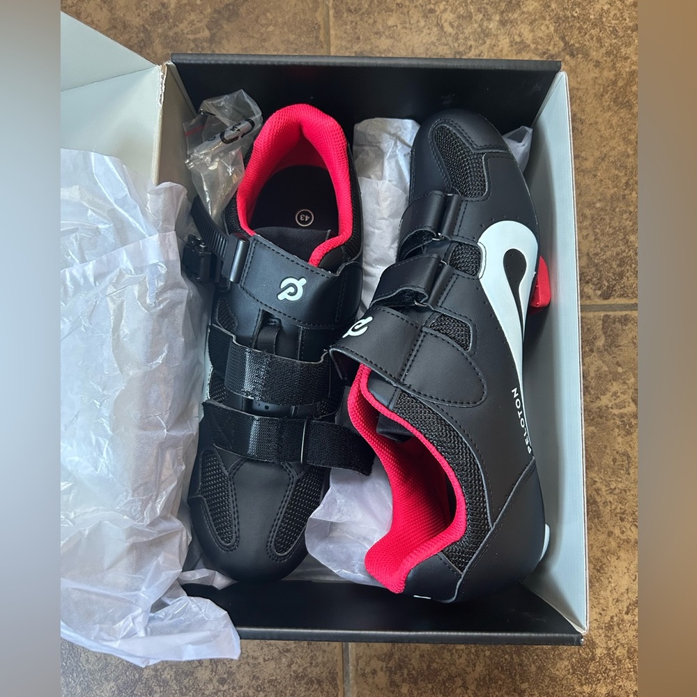 NEW Peloton cycling shoes, size 43